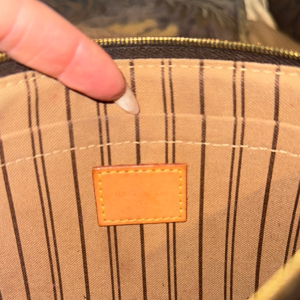 Louis Vuitton Monogram Wristlet - Picture 3 of 4